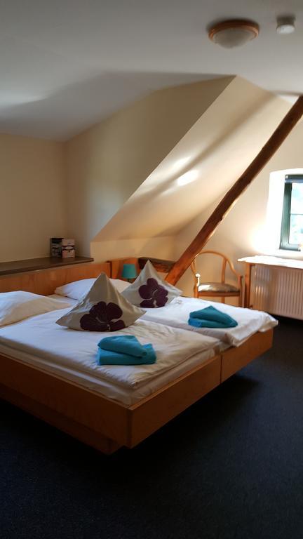 Altes Bierhaus Hotel Arzbach Eksteriør billede